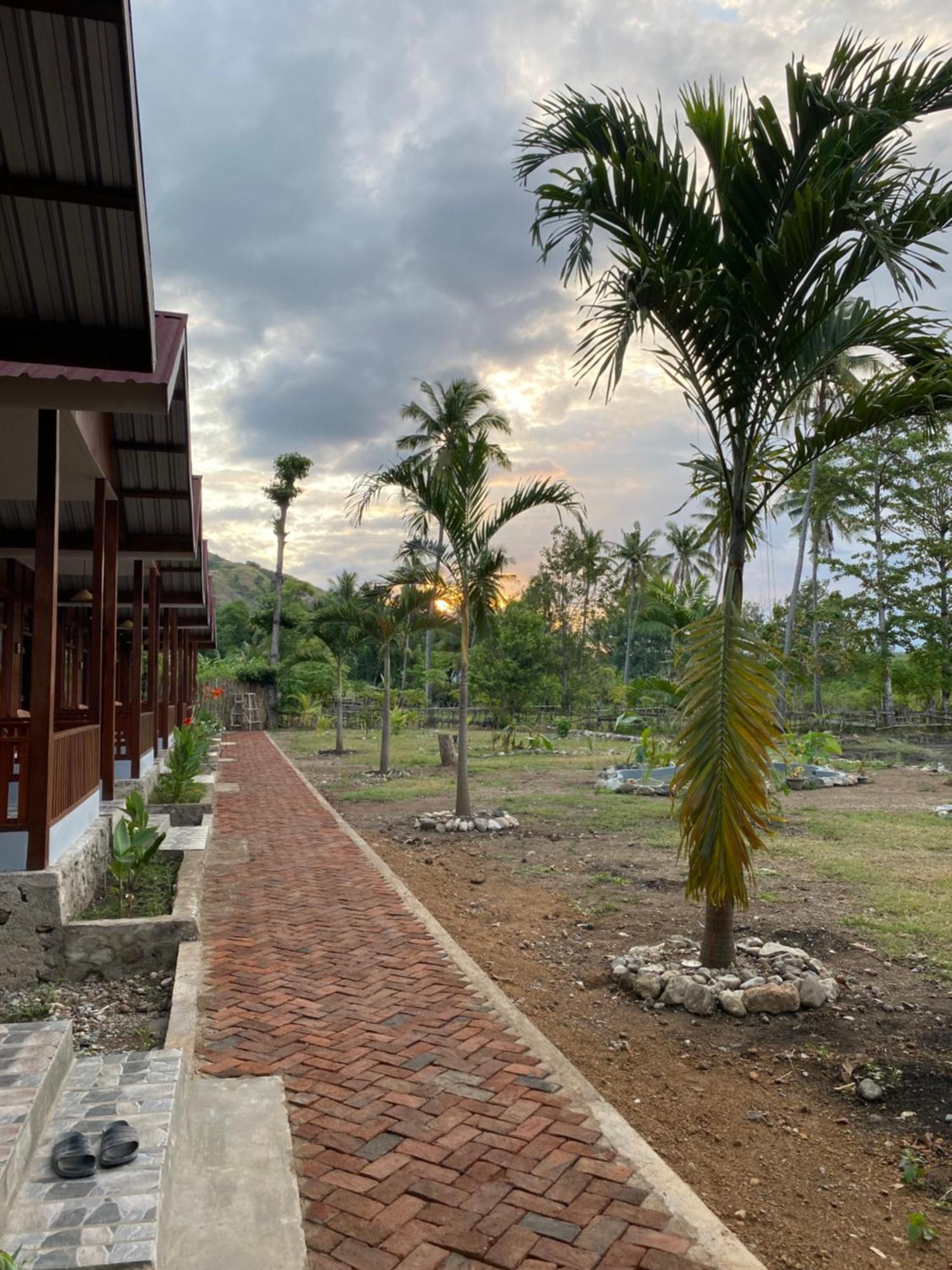 Nuna Bungalows Riung エクステリア 写真